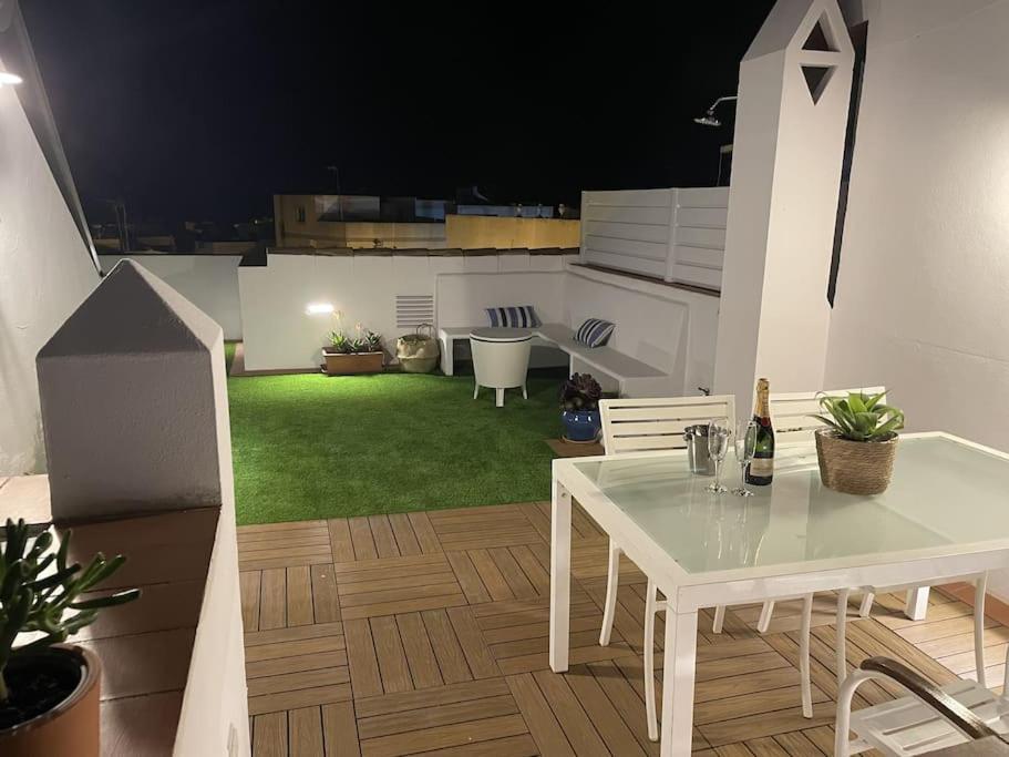 فيلا Casa Lola Conil, Azotea Al Mar Y Parking Solo Familias O Parejas كونيل ذي لا فرونتيرا المظهر الخارجي الصورة